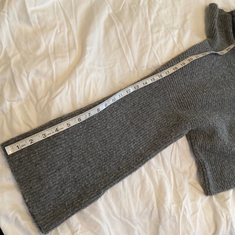 Topshop Gray Turtleneck Wide Long Sleeve Gray Ribbed Knit Crop Top Sweater - Picture 9 of 11